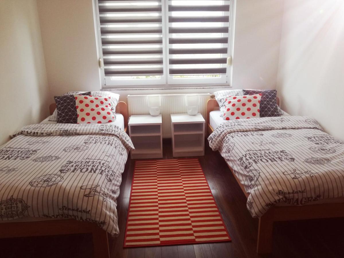오토칵 Apartman Maja 아파트 외부 사진