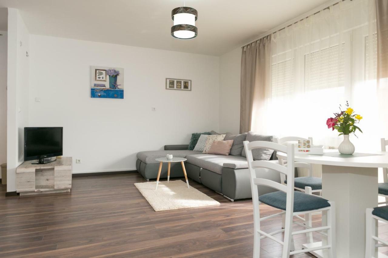 오토칵 Apartman Maja 아파트 외부 사진
